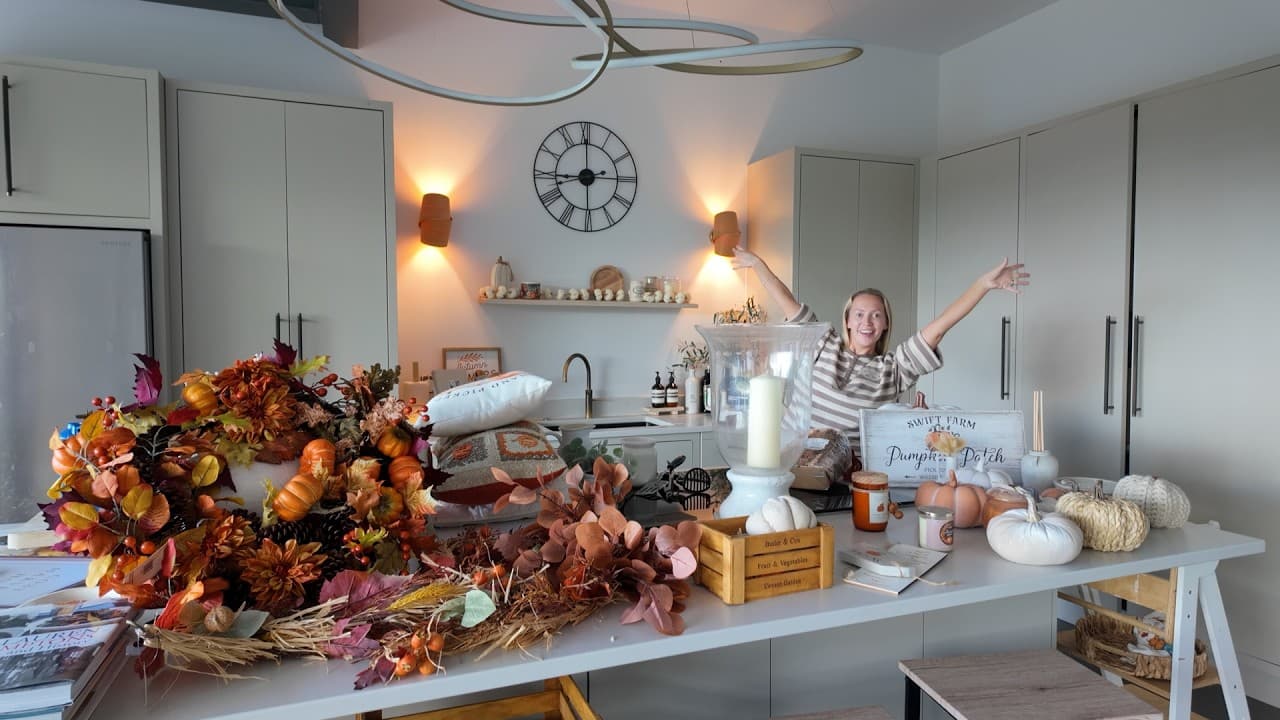AN AUTUMN VLOG 🍂 decorating for fall, cosy farm day + photoshoot