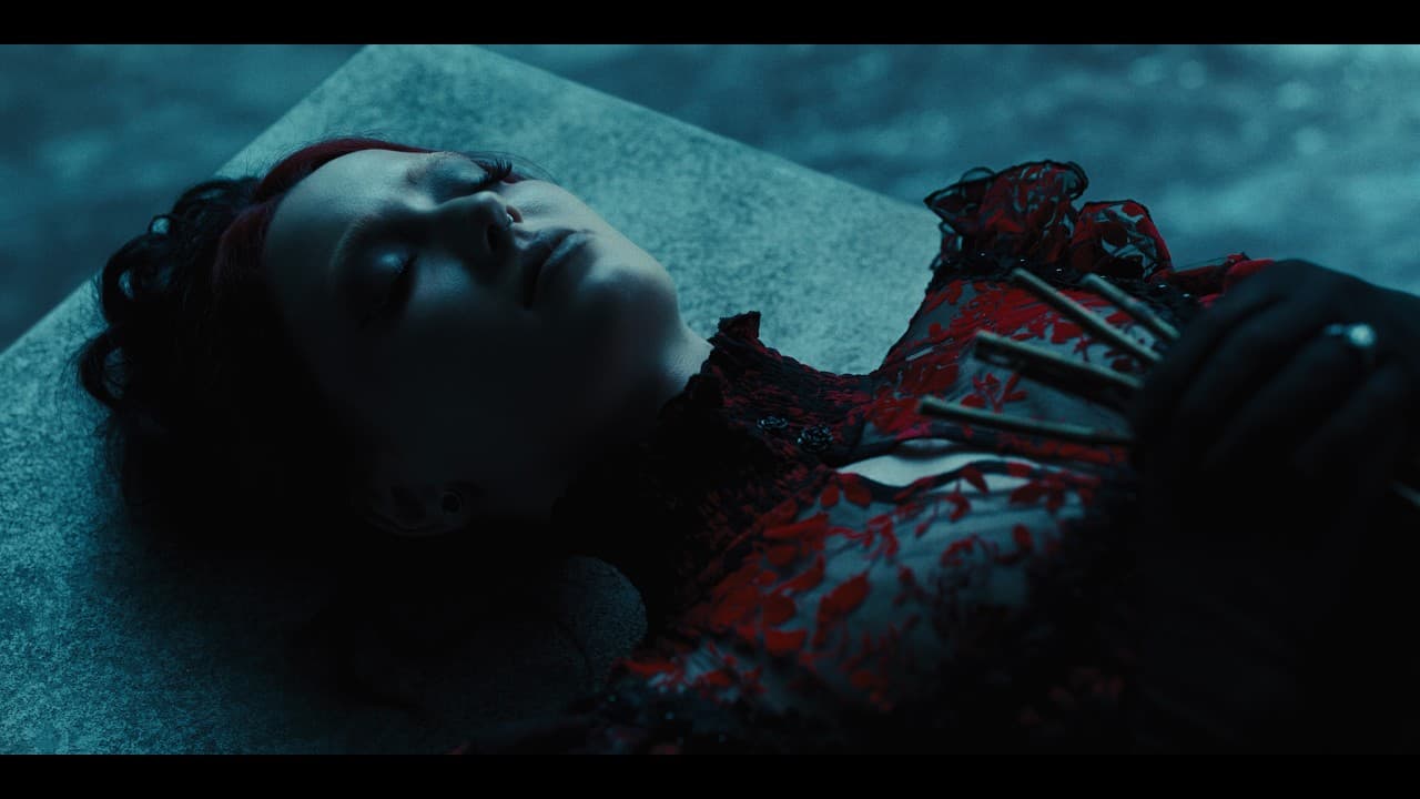 Motionless in White - R.I.P. (feat. Skylar Grey) [Official Video]