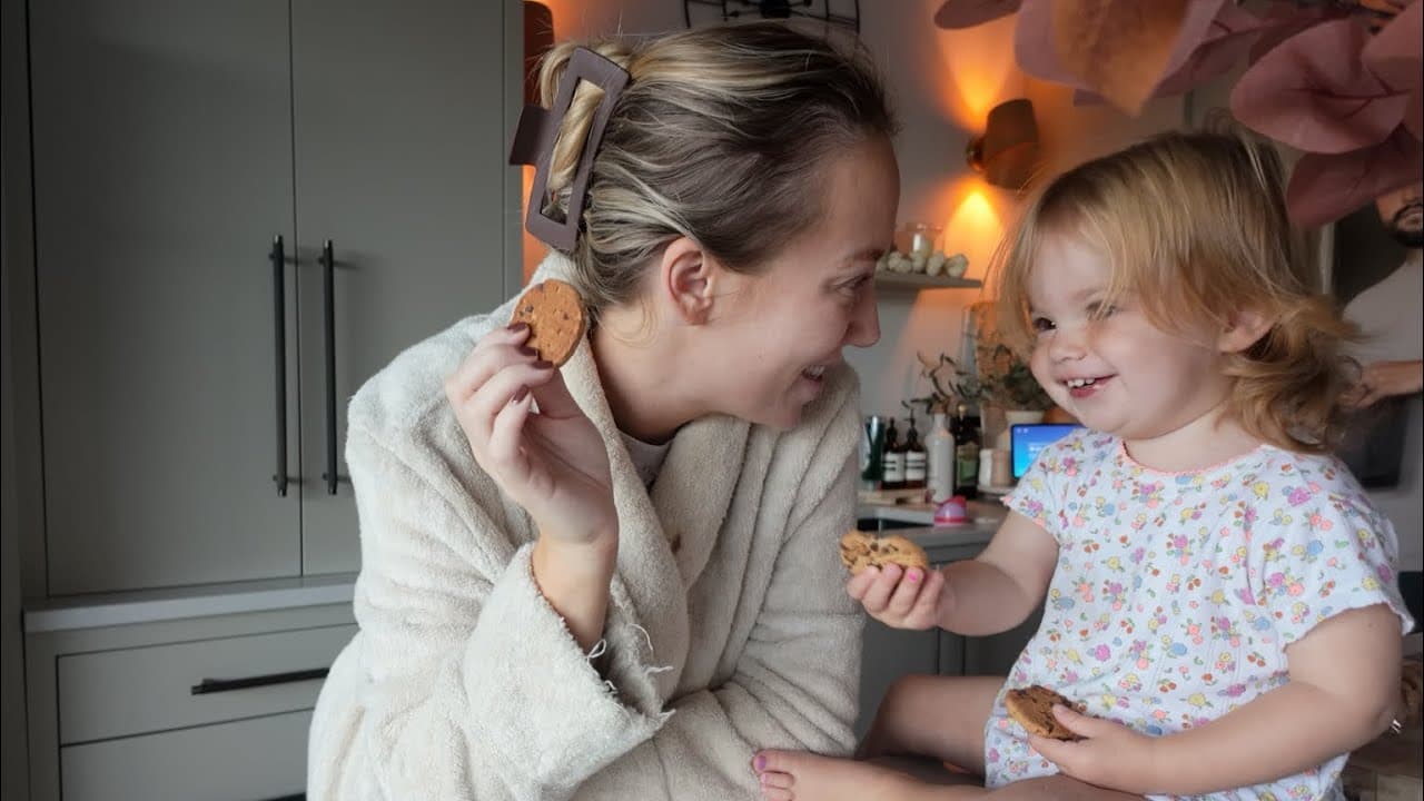 PUMPKIN PICKING, OCTOBER MORNINGS + SLOW COOKER DINNERS | cosy autumn vlog
