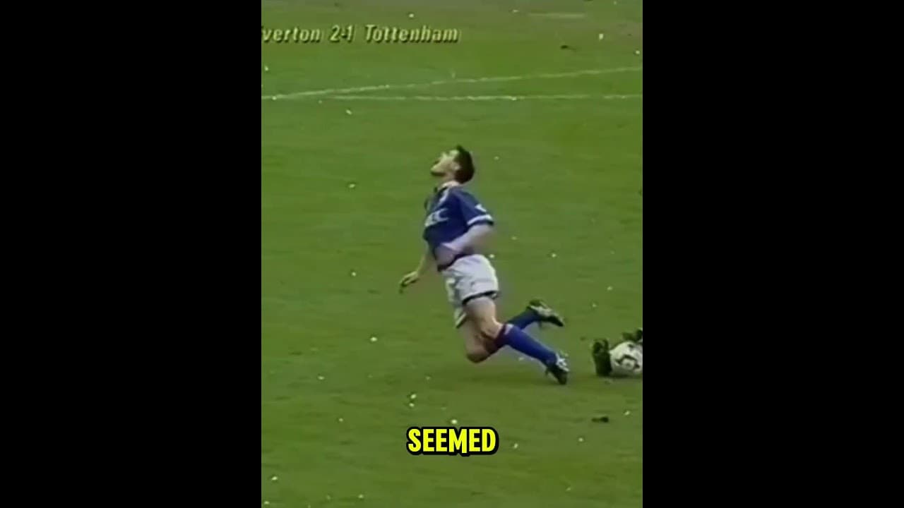 He Substituted Himself 😱 #football #Everton #EvertonFC #player #referee