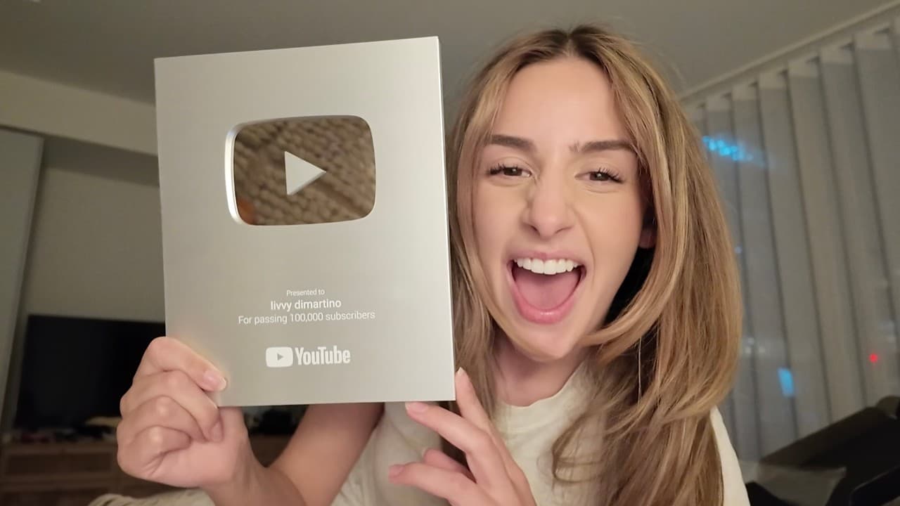 present shopping, health chat, 100k Plaque unboxing | weekly vlog