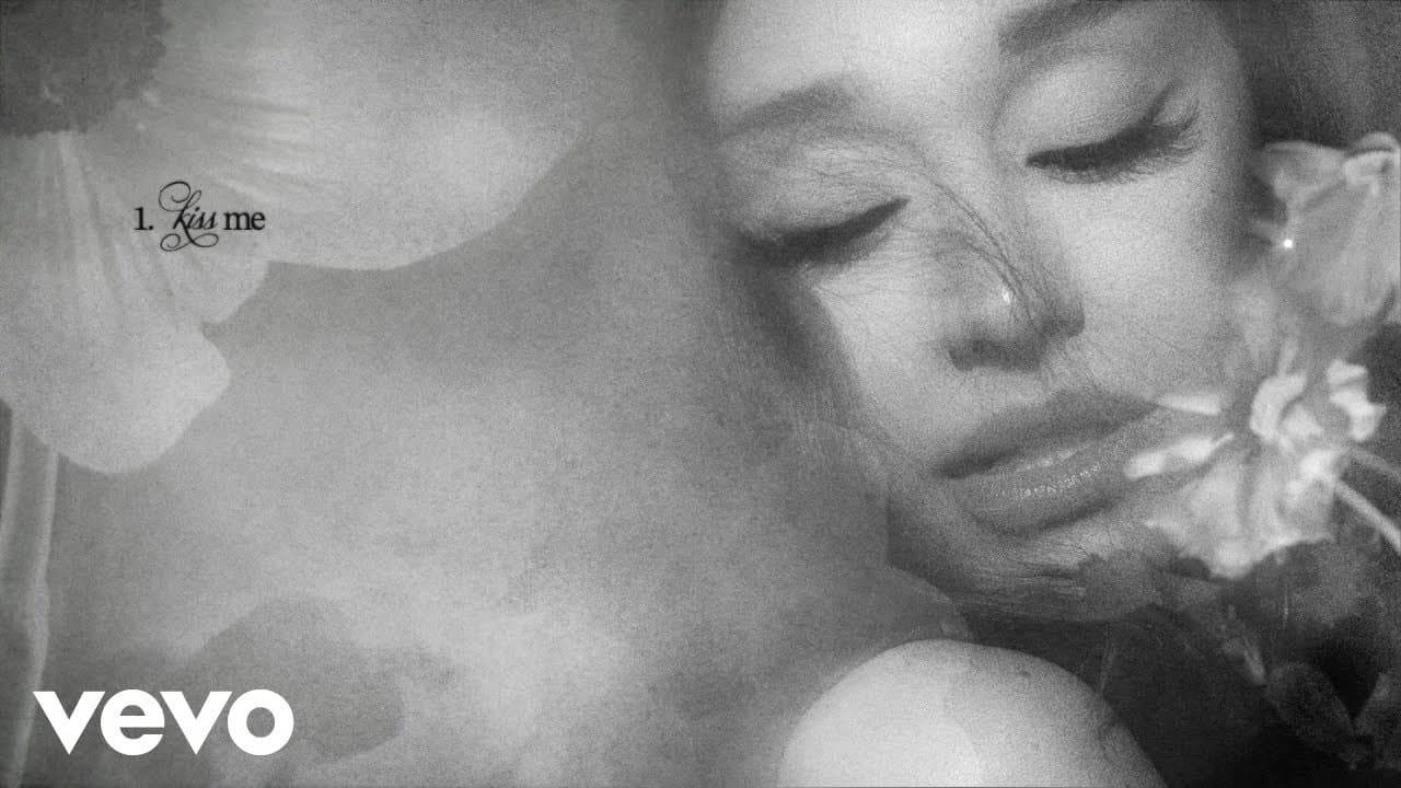 Ariana Grande - kiss me (official visualizer)