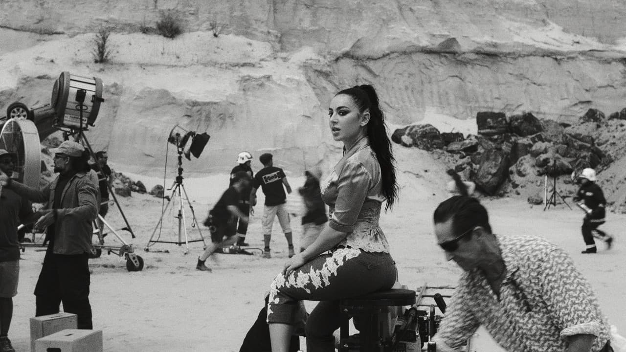 Charli xcx - Camera (Official Video)