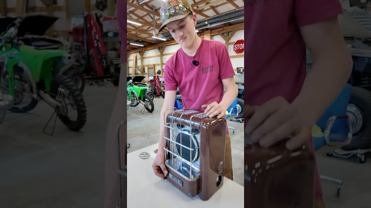 ๐ I Turned Junk Into a BOOMBOX ๐ต